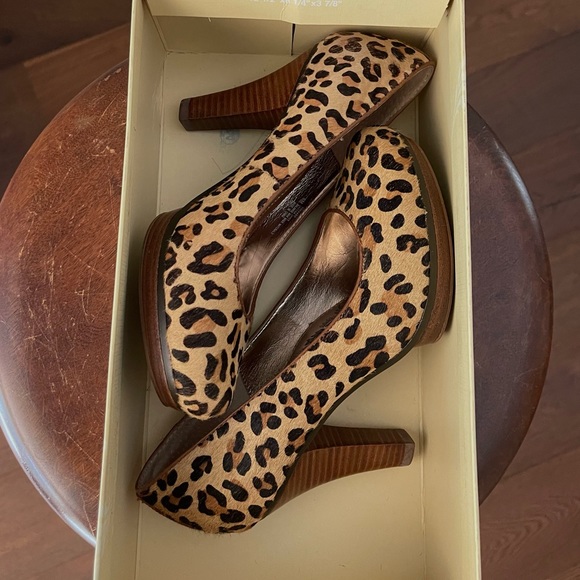 Softt Broadway Leopard Heels - Picture 8 of 13